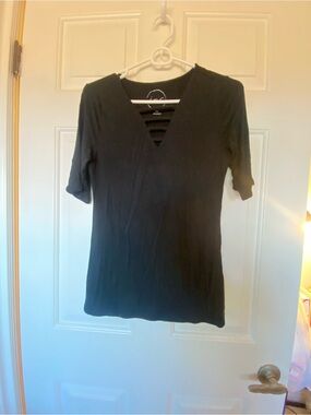 INC International Concepts Black Short-Sleeve V-Neck Top with Ladder Detail